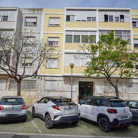 Cozy And Sunny Family Apartment Lisbona Esterno foto