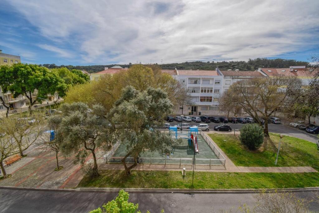 Cozy And Sunny Family Apartment Lisbona Esterno foto