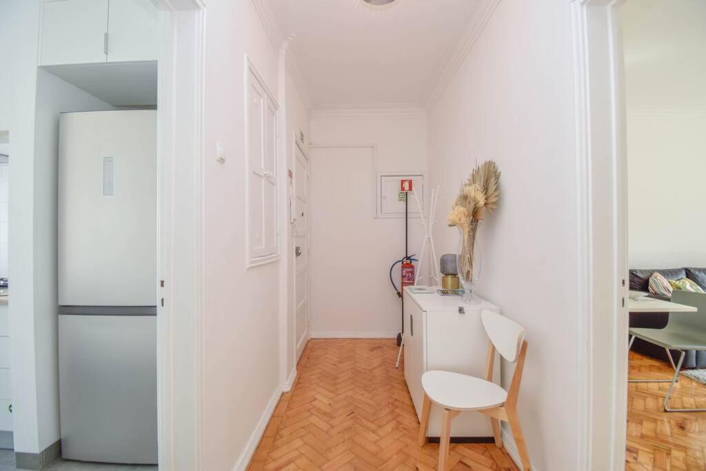 Cozy And Sunny Family Apartment Lisbona Esterno foto