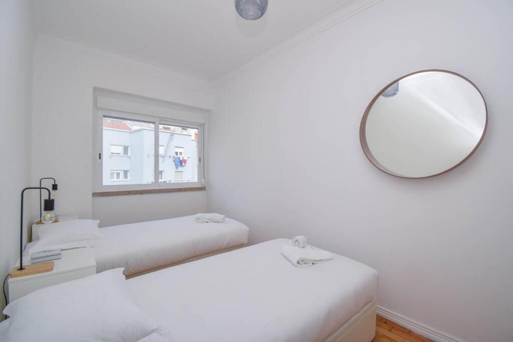 Cozy And Sunny Family Apartment Lisbona Esterno foto