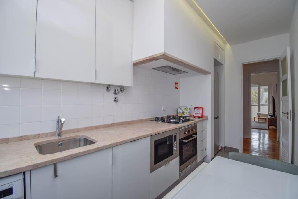 Cozy And Sunny Family Apartment Lisbona Esterno foto