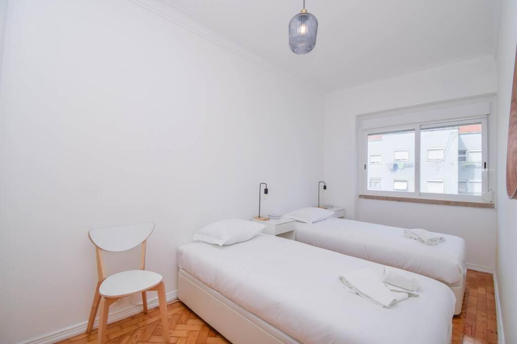 Cozy And Sunny Family Apartment Lisbona Esterno foto